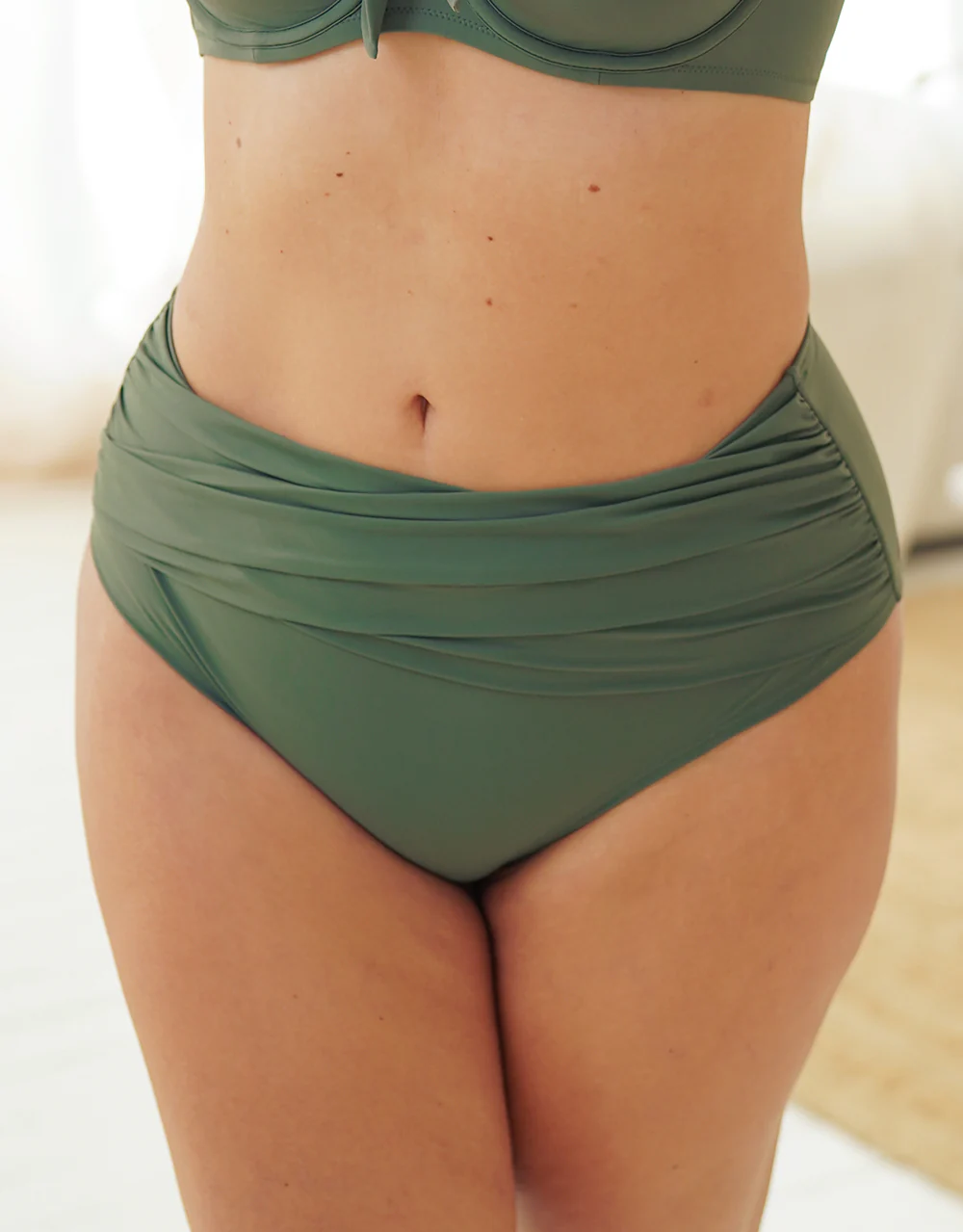 Bikini-High-Waist-Panty Valencia Olive - Image 3