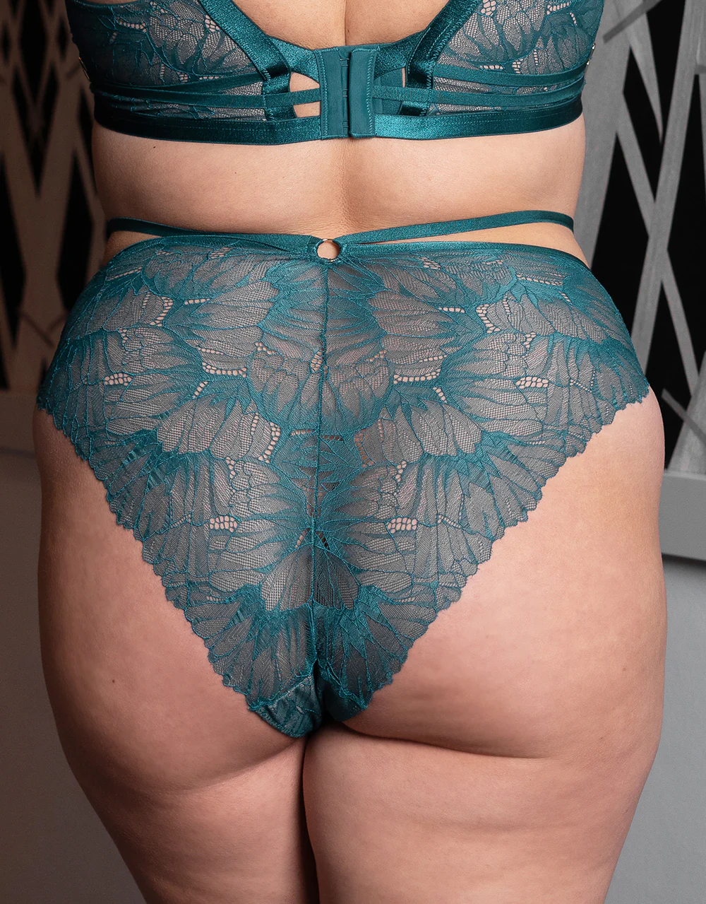 High-Brazilian FemFatale Green - Image 2