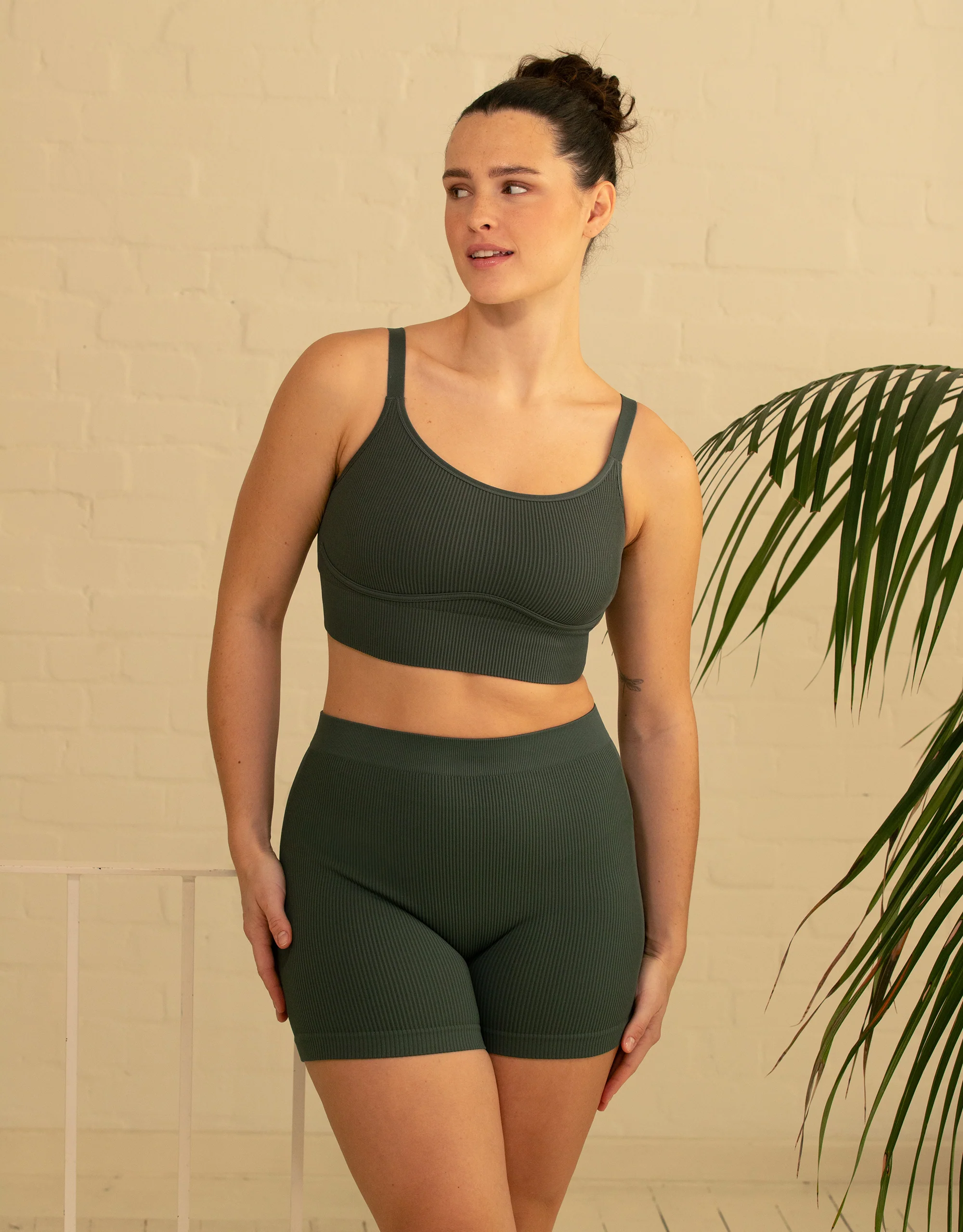 High-Waist-Shorts-Set 2x Freeda Olive/Taupe - Image 11